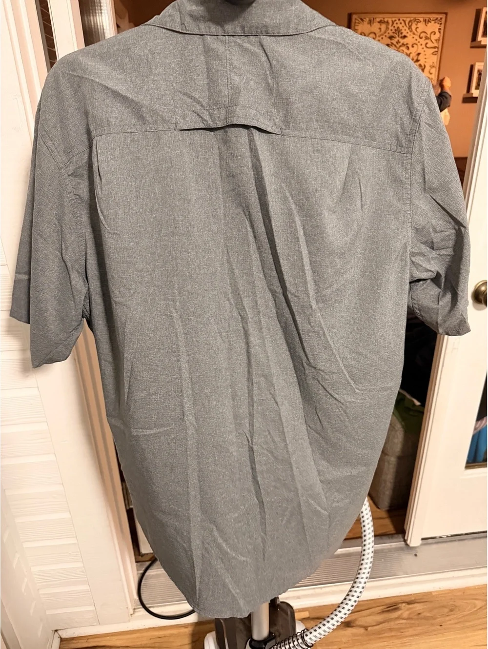 Wrangler ATG gray short sleeve button-up shirt
